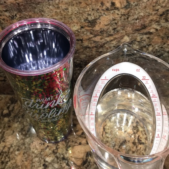 HALLMARK🎄Holiday, 24 fl oz Tumbler w/Straw, NWT - Picture 9 of 9